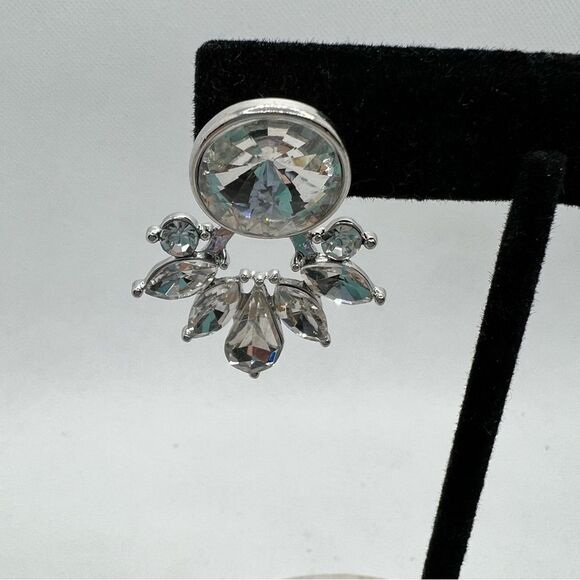 Two-way rhinestone studded sparkle fancy elegant post earrings - Picture 3 of 10